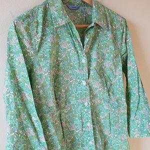 Green floral button down top, size M